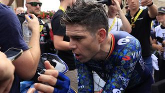 epa11459269 Belgian rider Wout van Aert of Team Visma Lease a Bike reacts after finishing the seventh stage of the 2024 Tour de France cycling race 25km individual time-trial (ITT) from Nuits-Saint-Georges to Gevrey-Chambertin, France, 05 July 2024.  EPA/GUILLAUME HORCAJUELO / POOL