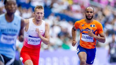 PARIJS - Ryan Clarke in actie op de herkansing op de 800 meter tijdens de olympische atletiekwedstrijden. ANP IRIS VAN DEN BROEK