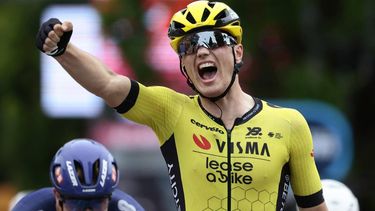 Team Visma-Lease a Bike's Dutch rider Olav Kooij celebrates after victory as he crosses the finish of the 12th stage of the 108th Giro d'Italia cycling race 172kms from Modena to Viadana on May 22, 2025. 
Luca Bettini / AFP