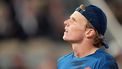 Dutch Jesper De Jong looks on during his men's singles match against Spain's Carlos Alcaraz Garfia on Court Philippe-Chatrier on day four of the French Open tennis tournament at the Roland Garros Complex in Paris on May 29, 2024. 
Bertrand GUAY / AFP