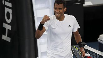 epa11816439 Felix Auger-Aliassime of Canada gestures after winning his semi-finals match against Tommy Paul of USA at the Adelaide International in Adelaide, Australia, 10 January 2025.  EPA/MATT TURNER AUSTRALIA AND NEW ZEALAND OUT