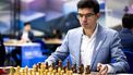 WIJK AAN ZEE - Anish Giri (Nederland) speelt tegen Dommaraju Gukesh (India) zijn eerste schaakronde, op de eerste dag van het schaaktoernooi Tata Steel Chess. Nederlandse schakers uit verschillende landen doen een gooi naar de titel in het toernooi. ANP FRANK VAN BEEK