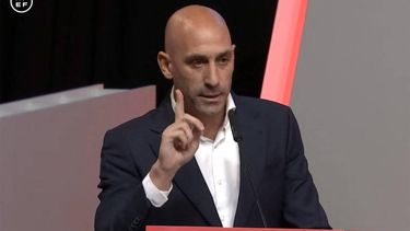 2023-08-25 13:33:10 In this video grab obtained from a live broadcast on the Spanish Royal Football Federation (RFEF) website, RFEF President Luis Rubiales delivers a speech during an extraordinary general assembly of the federation on August 25, 2023 in Las Rozas de Madrid. Spanish football chief Luis Rubiales refused to resign today after a week of heavy criticism for his for his unsolicited kiss on the lips of female player Jenni Hermoso following Spain's Women's World Cup triumph.
RFEF / AFP