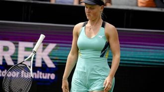 ROSMALEN - Tennisster Suzan Lamens in actie op het internationale tennistoernooi Libema Open. Het gecombineerde Nederlandse tennistoernooi voor mannen en vrouwen wordt twaalf dagen lang gehouden op de grasbanen van Autotron. ANP SANDER KONING