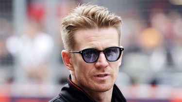 epa11291019 Haas driver Nico Hulkenberg of Germany looks on during a drivers parade ahead of the Formula One Chinese Grand Prix, in Shanghai, China, 21 April 2024. The 2024 Formula 1 Chinese Grand Prix is held at the Shanghai International Circuit racetrack on 21 April after a five-year hiatus.  EPA/ALEX PLAVEVSKI
