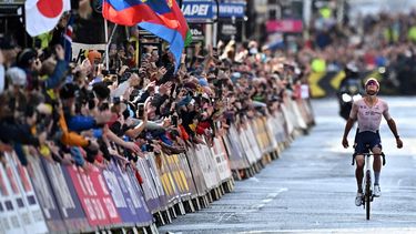 2023-08-06 17:40:05 Netherland's Mathieu van der Poel reacts after winning the men's Elite Road Race at the Cycling World Championships in Edinburgh, Scotland on August 6, 2023. men's Elite Road Race at the Cycling World Championships in Edinburgh, Scotland on August 6, 2023. Netherland's Mathieu van der Poel took first place in the race that began in Scotland's capital city, Edinburgh, and ended with a street circuit in Glasgow. Belgium's Wout van Aert came second with Slovenia's Tadej Pogacar finishing in third place.
Oli SCARFF / AFP