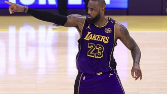 epa11684001 Los Angeles Lakers forward LeBron James gestures during the second half of an NBA game against the Phoenix Suns in Los Angeles, California, USA, 25 October 2024.  EPA/RYAN SUN SHUTTERSTOCK OUT