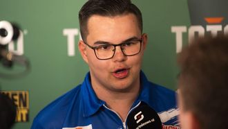DEN BOSCH - Darter Gian van Veen tijdens de loting voorafgaand aan TOTO Dutch Darts Masters. Tijdens het World Series-toernooi nemen acht Nederlandse darters het op tegen acht internationale topdarters. ANP JEROEN JUMELET