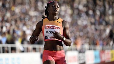 epa11386204 Shericka Jackson of Jamaica wins the women's 200m at the Diamond League athletics meeting in Stockholm, Sweden, 02 June 2024.  EPA/Pontus Lundahl SWEDEN OUT SWEDEN OUT