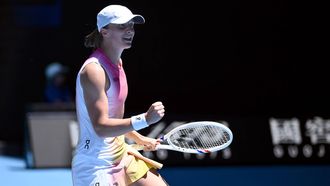 epa11832306 Iga Swiatek of Poland celebrates match point during her round three win over Emma Raducanu of Great Britain in the 2025 Australian Open tennis tournament in Melbourne, Australia, 18 January 2025.  EPA/JOEL CARRETT AUSTRALIA AND NEW ZEALAND OUT