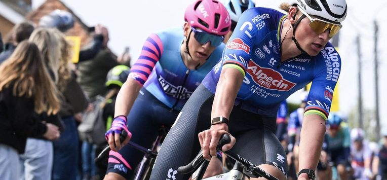 Alpecin-Premier Tech's Dutch rider Mathieu van der Poel cycles in the men's race of the 'Ronde van Vlaanderen/ Tour des Flandres/ Tour of Flanders' UCI WorldTour one day cycling race, 278 km from Antwerp to Oudenaarde, in Haaltert on April 5, 2026. 
DAVID PINTENS / Belga / AFP