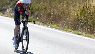 epa13228805 Danish rider Mattias Skjelmose Jensen of Lidl-Trek team in action during the 18th stage of La Vuelta a Espana cycling tour, a 32.1 km individual time trial between Puerto de Santa Maria and Jerez de la Frontera, Spain, 10 September 2026.  EPA/Javier Lizon