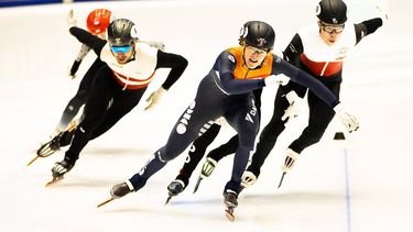 GDANSK - Teun Boer in actie tijdens de halve finale 500m op de tweede dag van de EK shorttrack. ANP IRIS VAN DEN BROEK