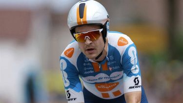 Team DSM-Firmenich PostNL team's Dutch rider Bram Welten cycles to the finish line of the 7th stage of the 111th edition of the Tour de France cycling race, 25,3 km individual time trial between Nuits-Saint-Georges and Gevrey-Chambertin, on July 5, 2024. 
Thomas SAMSON / AFP