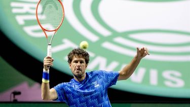 ROTTERDAM - Robin Haase en Matwe Middelkoop, beiden uit Nederland, in actie tegen Nikola Mektic en Mate Pavic, beiden uit Croatie, tijdens de eerste ronde op dag twee van het ABN AMRO World Tennis Tournament in Ahoy Rotterdam. ANP SANDER KONING