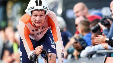 2023-09-20 17:07:35 EMMEN - Daan Hoole in actie tijdens de individuele tijdritten voor mannen op de eerste dag van de Europese kampioenschappen wielrennen. ANP VINCENT JANNINK