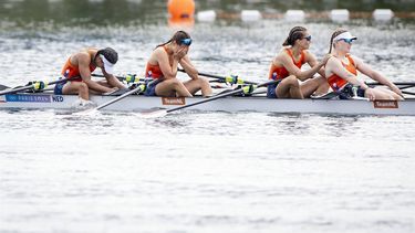 PARIJS - Laila Youssifou, Bente Paulis, Roos de Jong en Tessa Dullemans winnen een zilveren medaille tijdens de finale dubbelvier vrouwen op het olympisch roeitoernooi tijdens de zomerspelen in de Franse hoofdstad. ANP IRIS VAN DEN BROEK