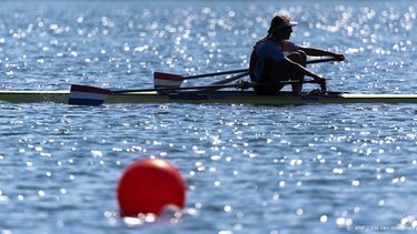 2023-09-08 10:22:39 BELGRADO - Karolien Florijn in actie op de halve finale single skiff tijdens de zesde dag van de wereldkampioenschappen roeien in de Servische hoofdstad Belgrado. ANP IRIS VAN DEN BROEK