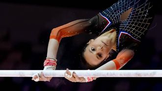 JAKARTA - Naomi Visser in actie tijdens de toestelfinale brug ongelijk op de wereldkampioenschappen turnen in Jakarta, Indonesie. ANP IRIS VAN DEN BROEK