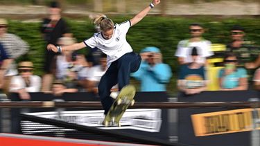 The Netherland's Roos Zwetsloot competes during the Skateboarding Women's Street Preliminaries of the Olympic Qualifier Series 2024 at the Ludovica Campus of Budapest, Hungary on June 21, 2024. 
Attila KISBENEDEK / AFP
